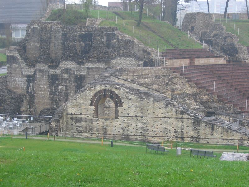 Un cote du theatre.jpg